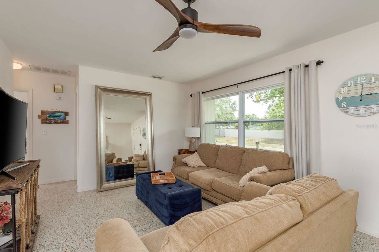 2153 Pocahontas Dr - Photo 2 of 8