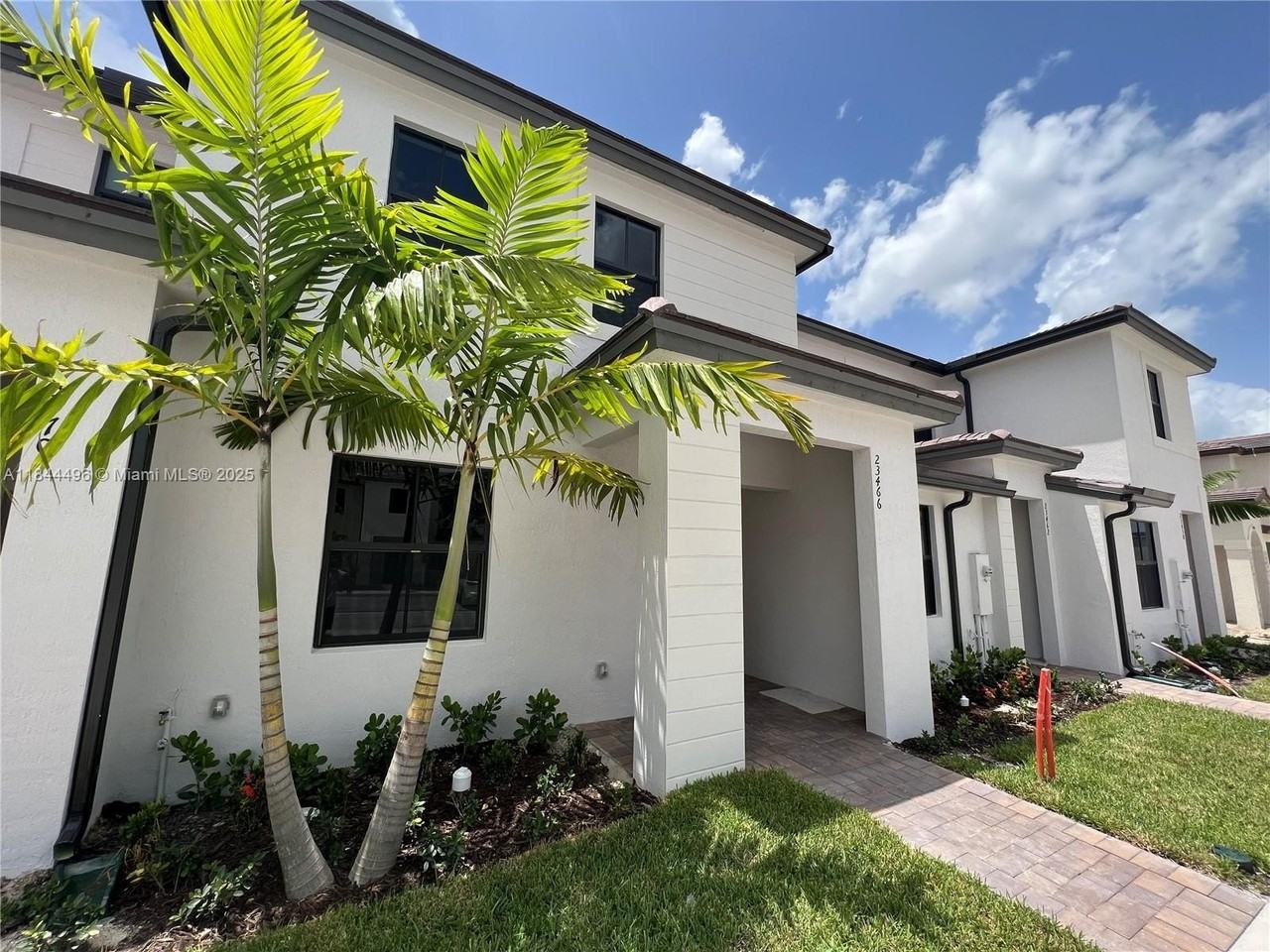 23466 Sw 127th Pl #23466 - Photo 2 of 25