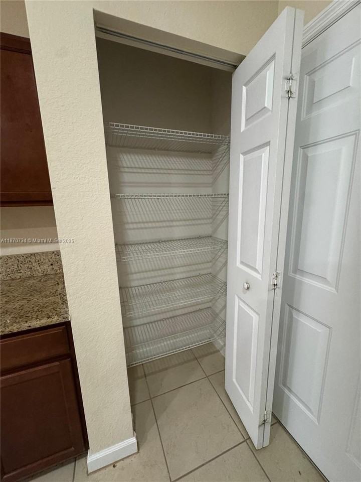 9227 Sw 227th Ter - Photo 5 of 18