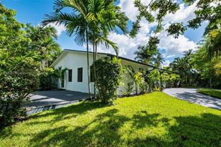 7401 Miami View Dr - Photo 1 of 1