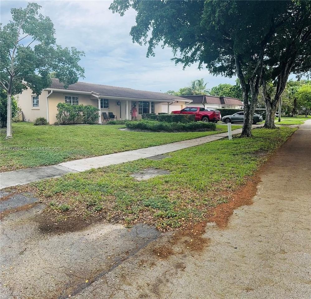 1230 Nw 74th Ave #1230 - Photo 2 of 15