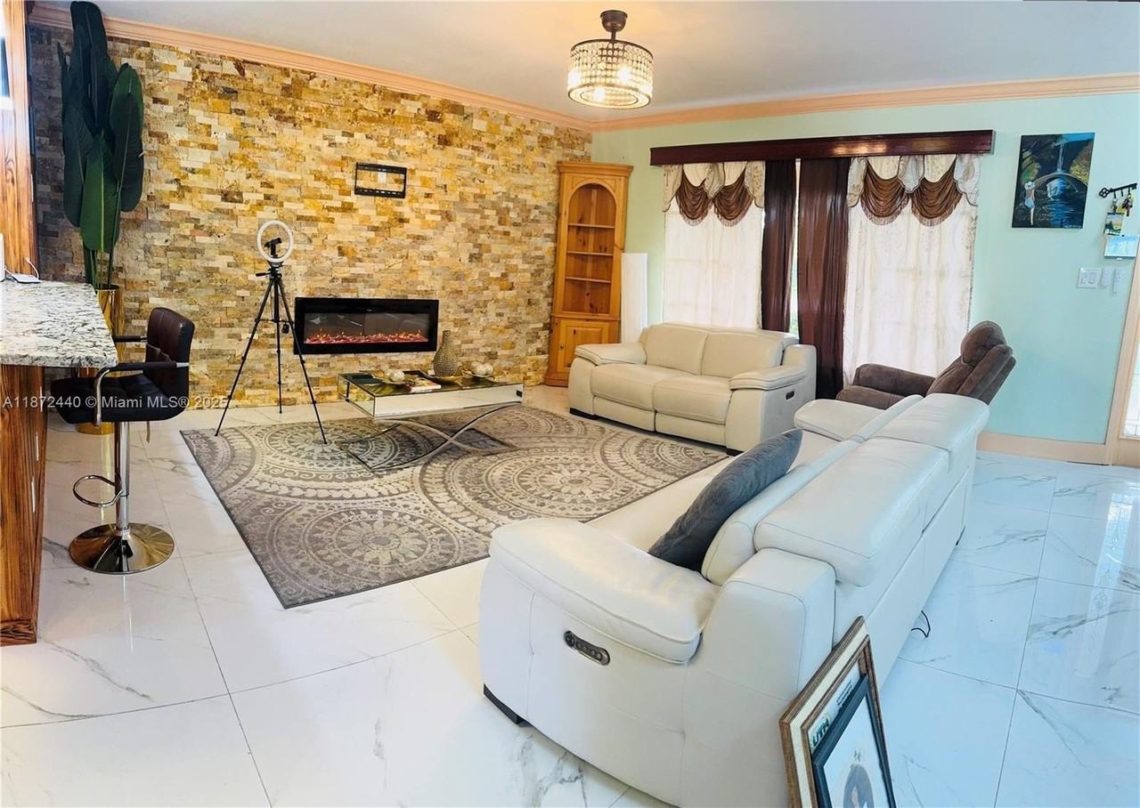 1230 Nw 74th Ave #1230 - Photo 3 of 15