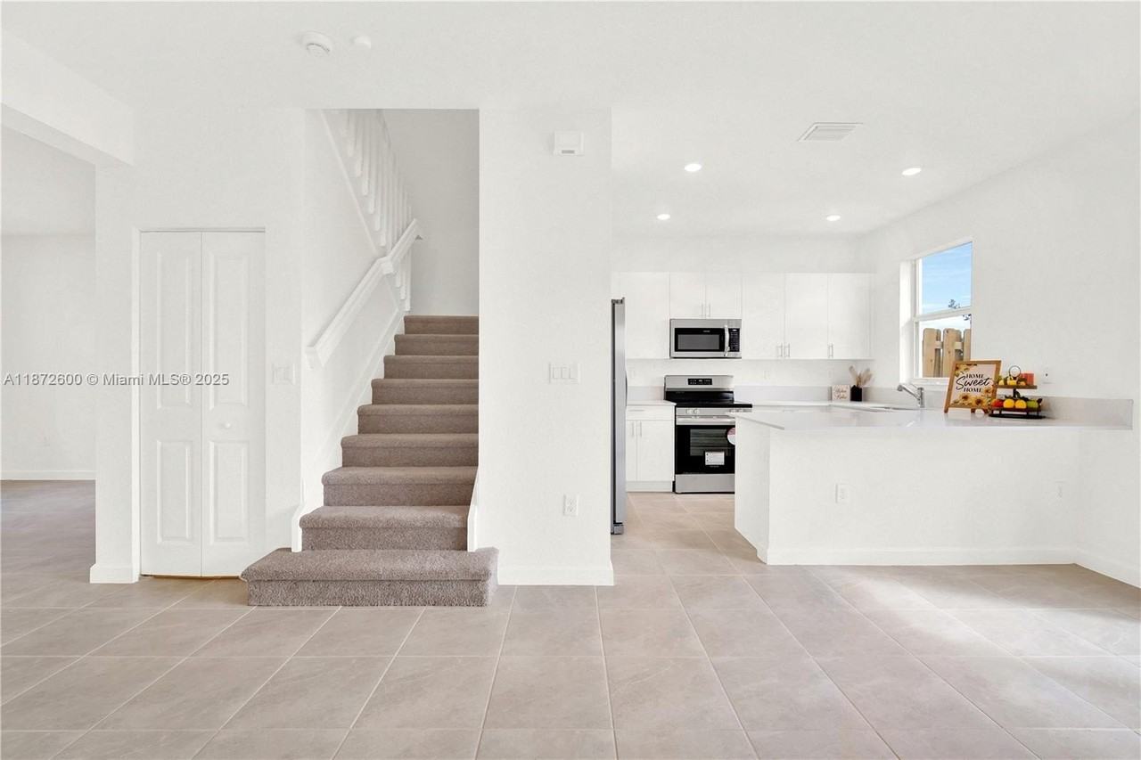 16274 Sw 292nd St #16274 - Photo 7 of 26