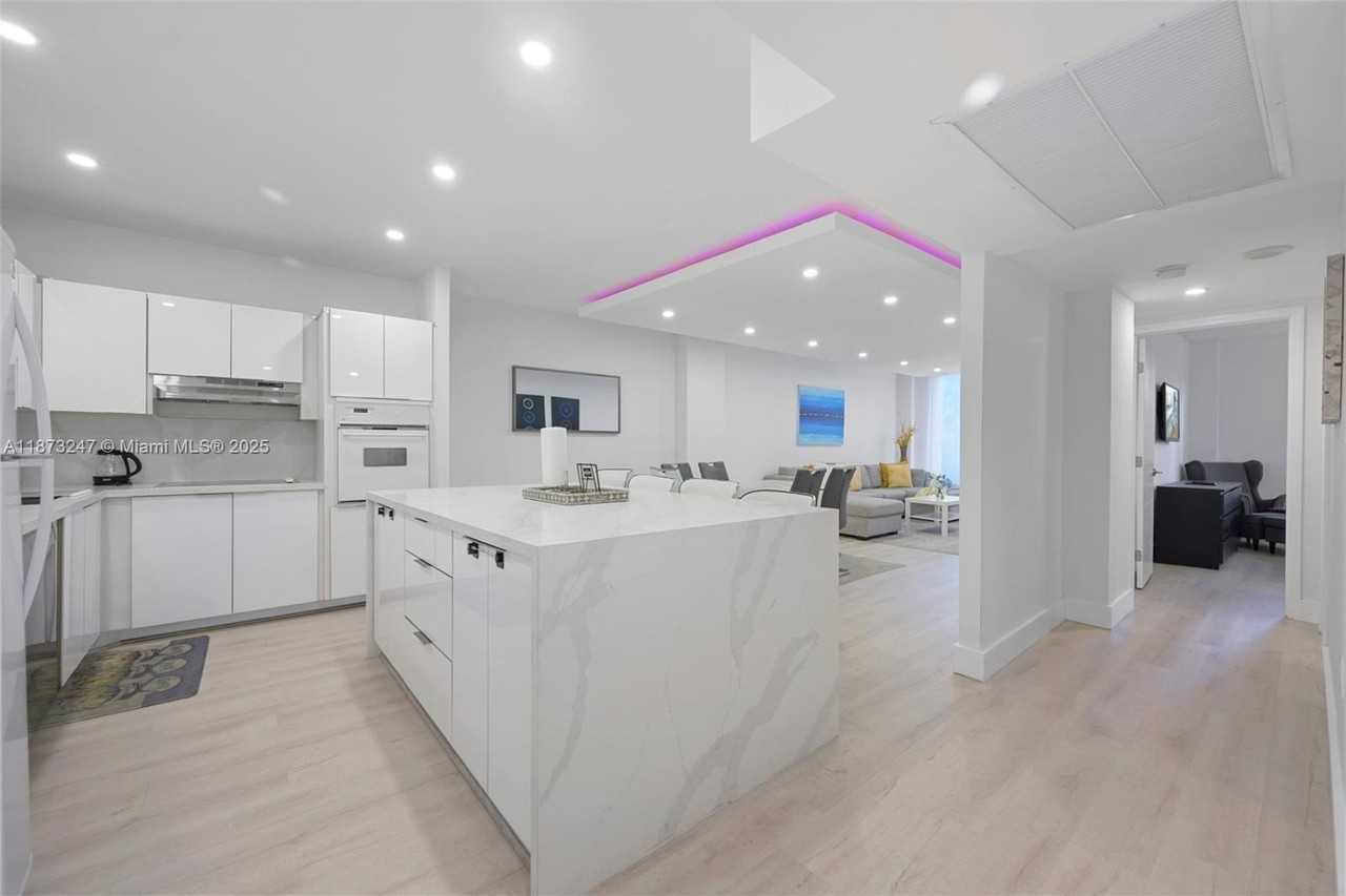 19370 Collins Ave #124 - Photo 7 of 13