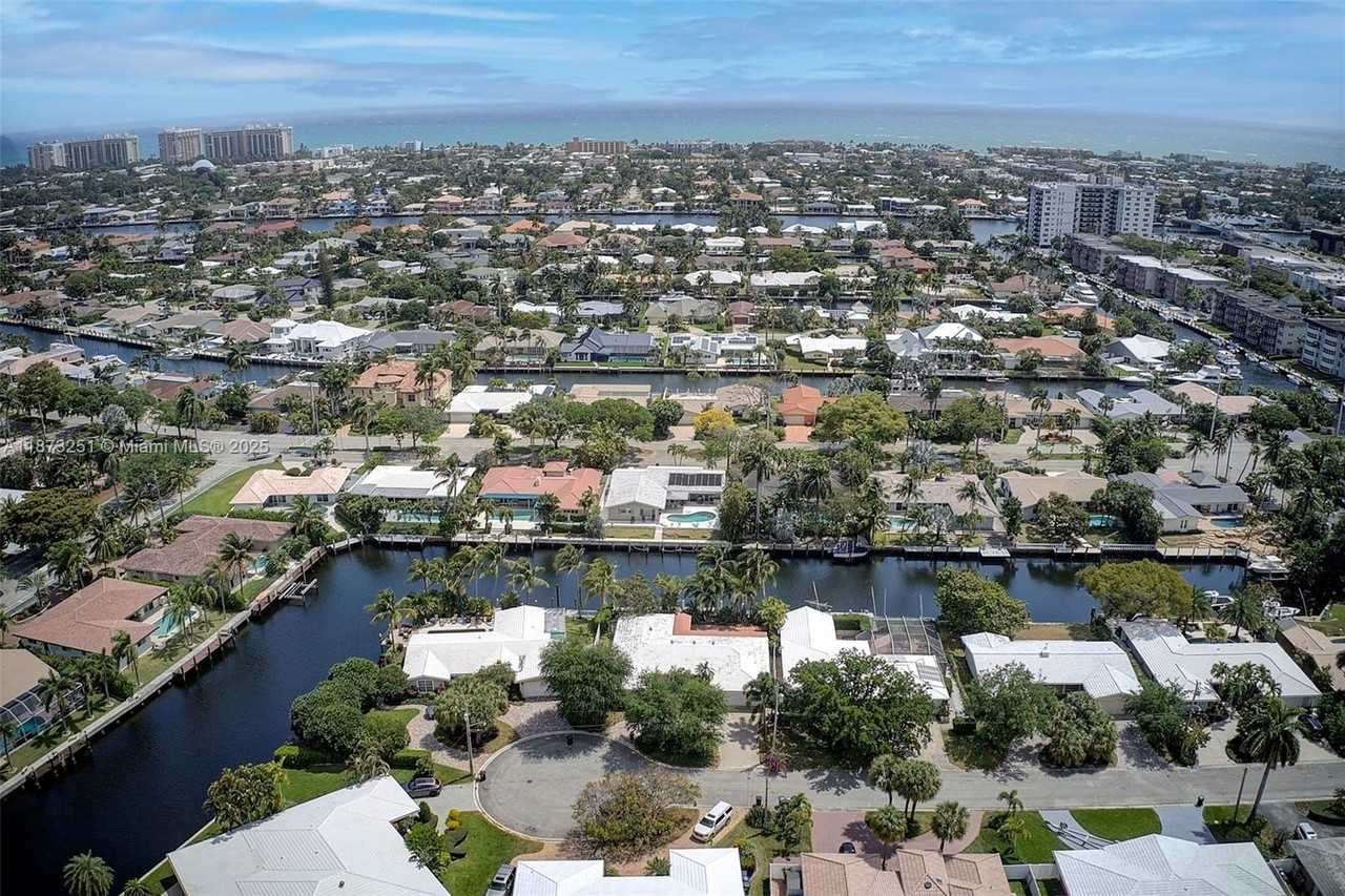 5240 Ne 29th Ave - Photo 3 of 34