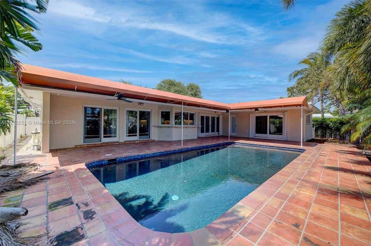 5240 Ne 29th Ave - Photo 4 of 34