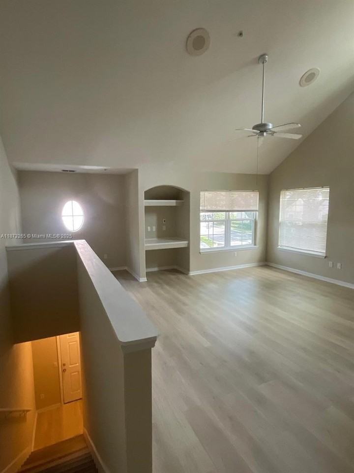 3391 Parkchester Square Blvd #204 - Photo 5 of 27