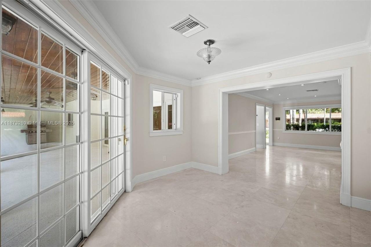 8260 Sw 95th St - Photo 5 of 50