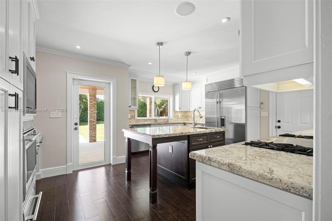 8260 Sw 95th St - Photo 6 of 50