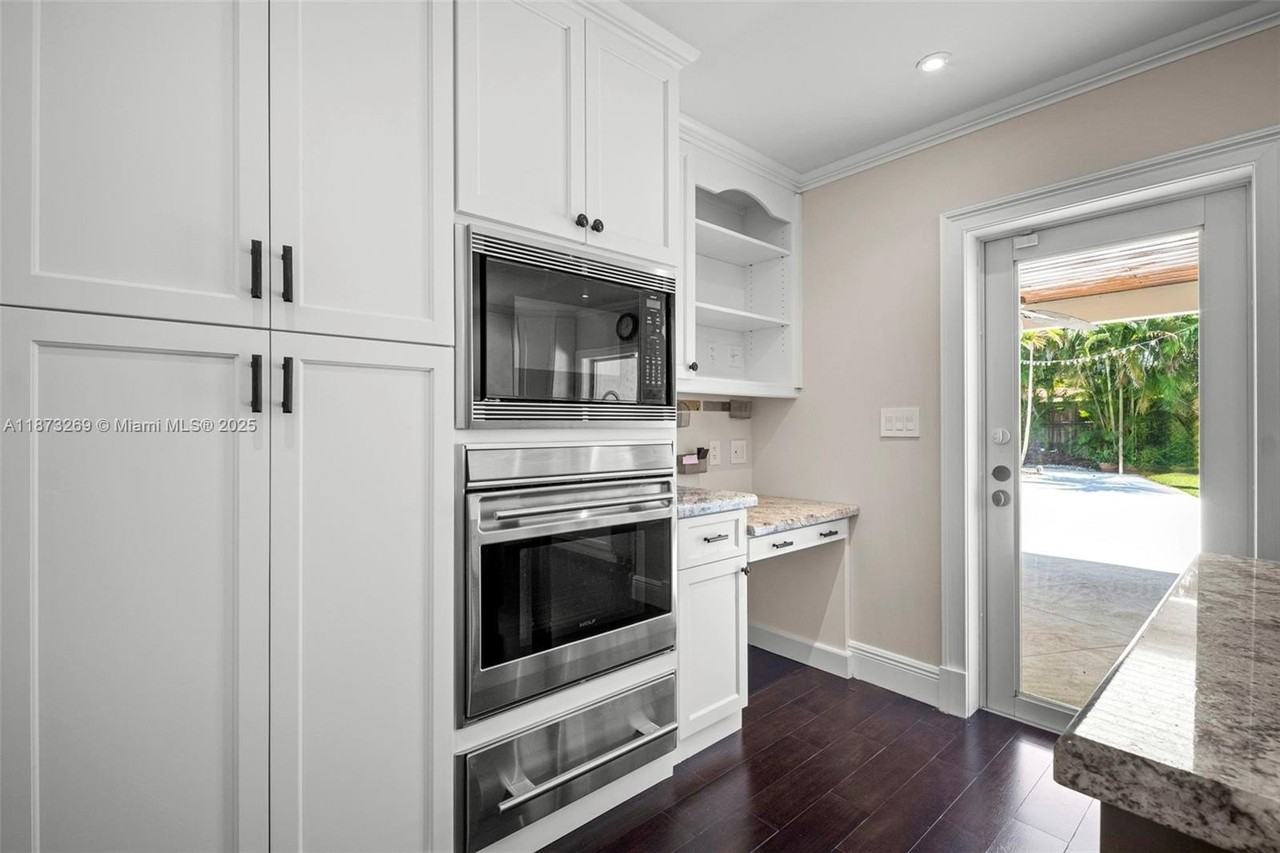 8260 Sw 95th St - Photo 7 of 50