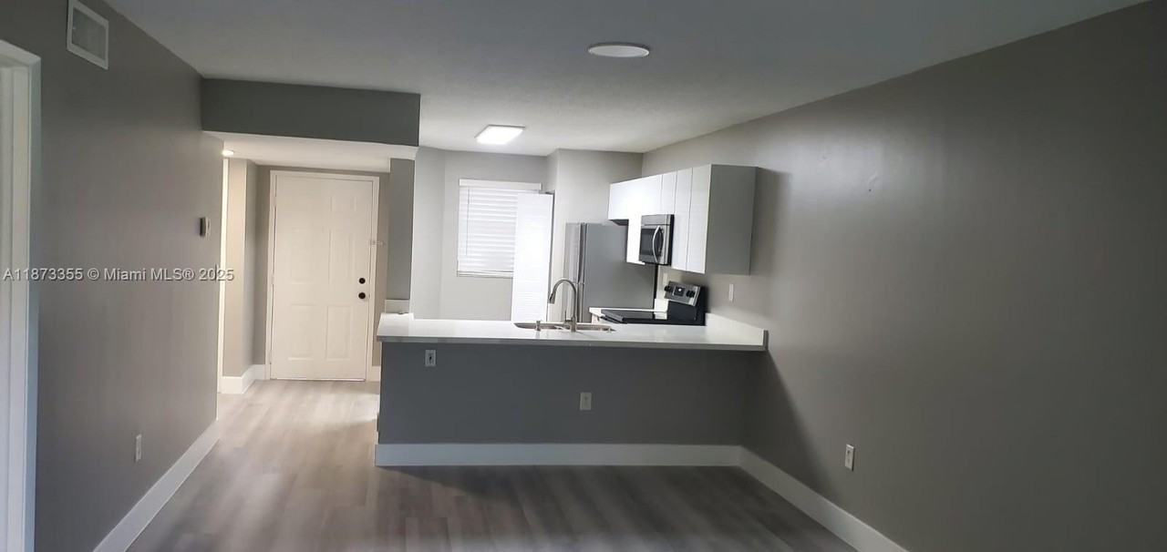 9934 Nob Hill Ln #9934 - Photo 3 of 43