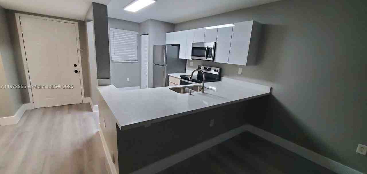 9934 Nob Hill Ln #9934 - Photo 5 of 43