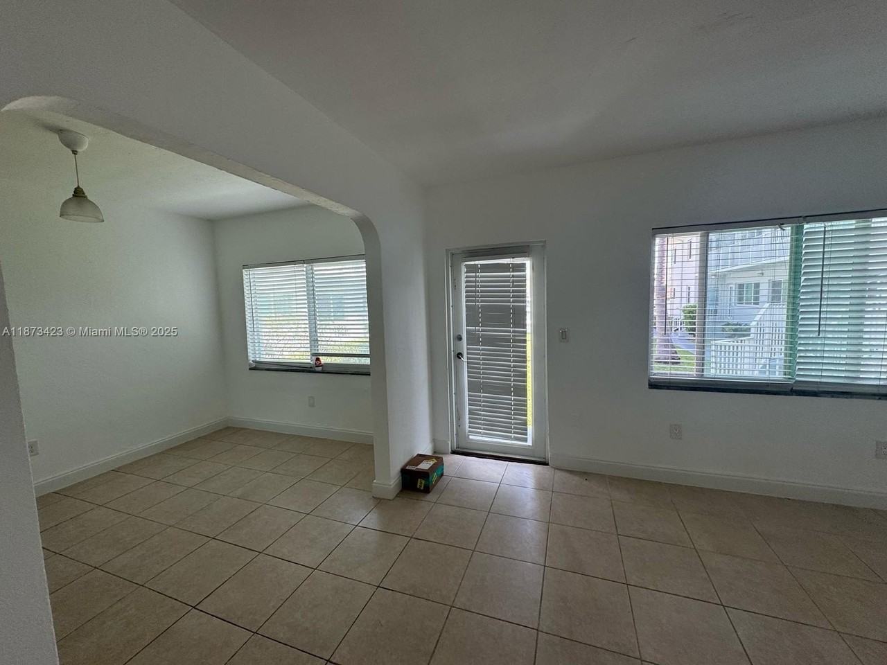 7207 Bay Dr #6 - Photo 3 of 7