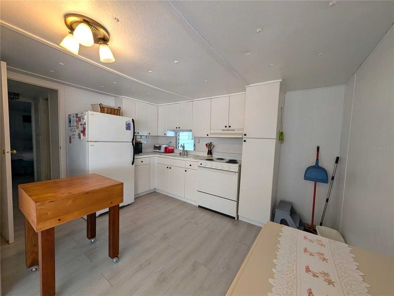 1702 Olympia Fields St - Photo 3 of 16