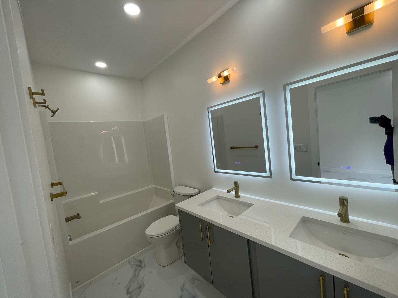 1044 Dumas Ave - Photo 3 of 12