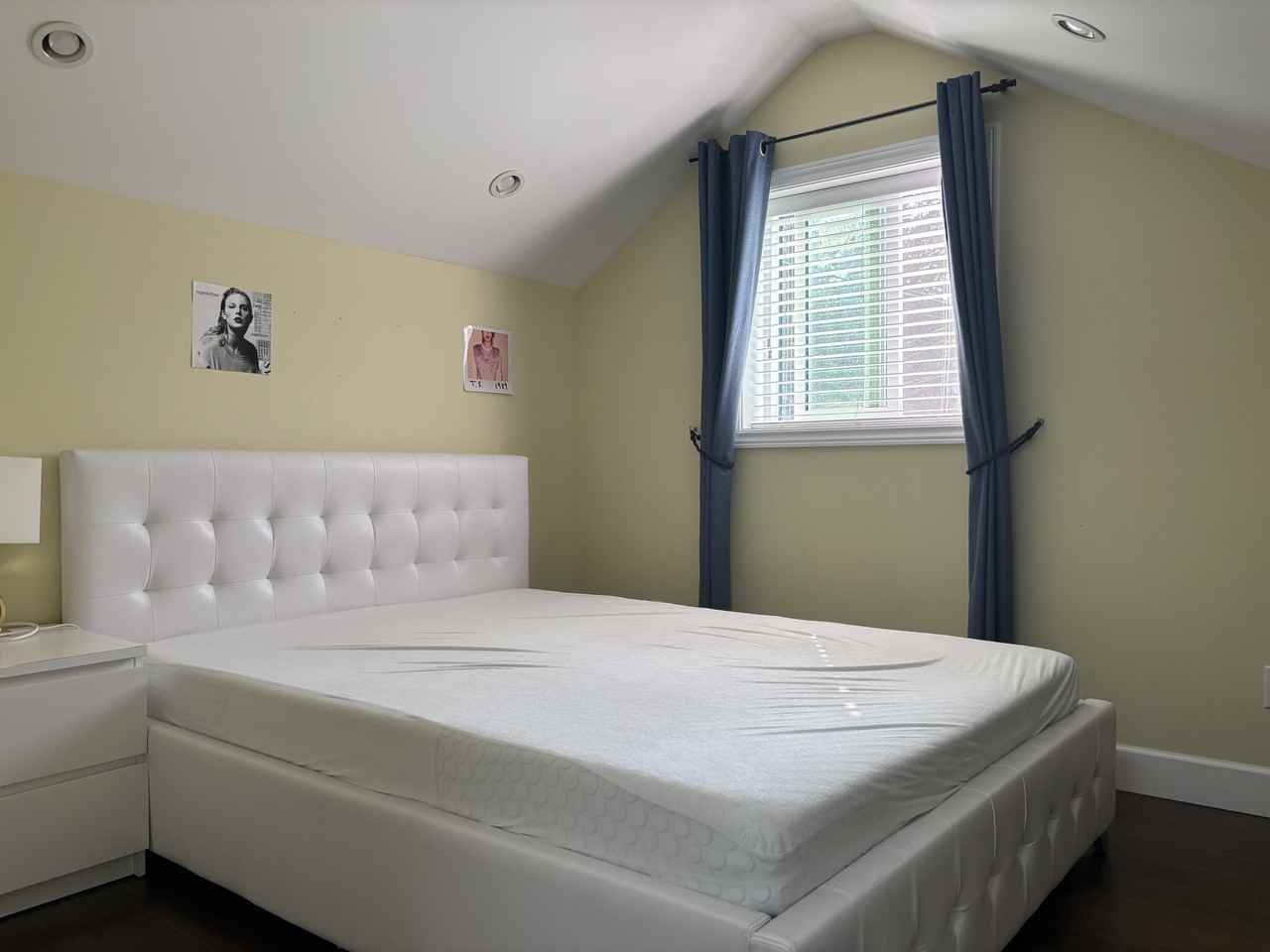 2678 King Edward Ave W #2682 - Photo 5 of 12