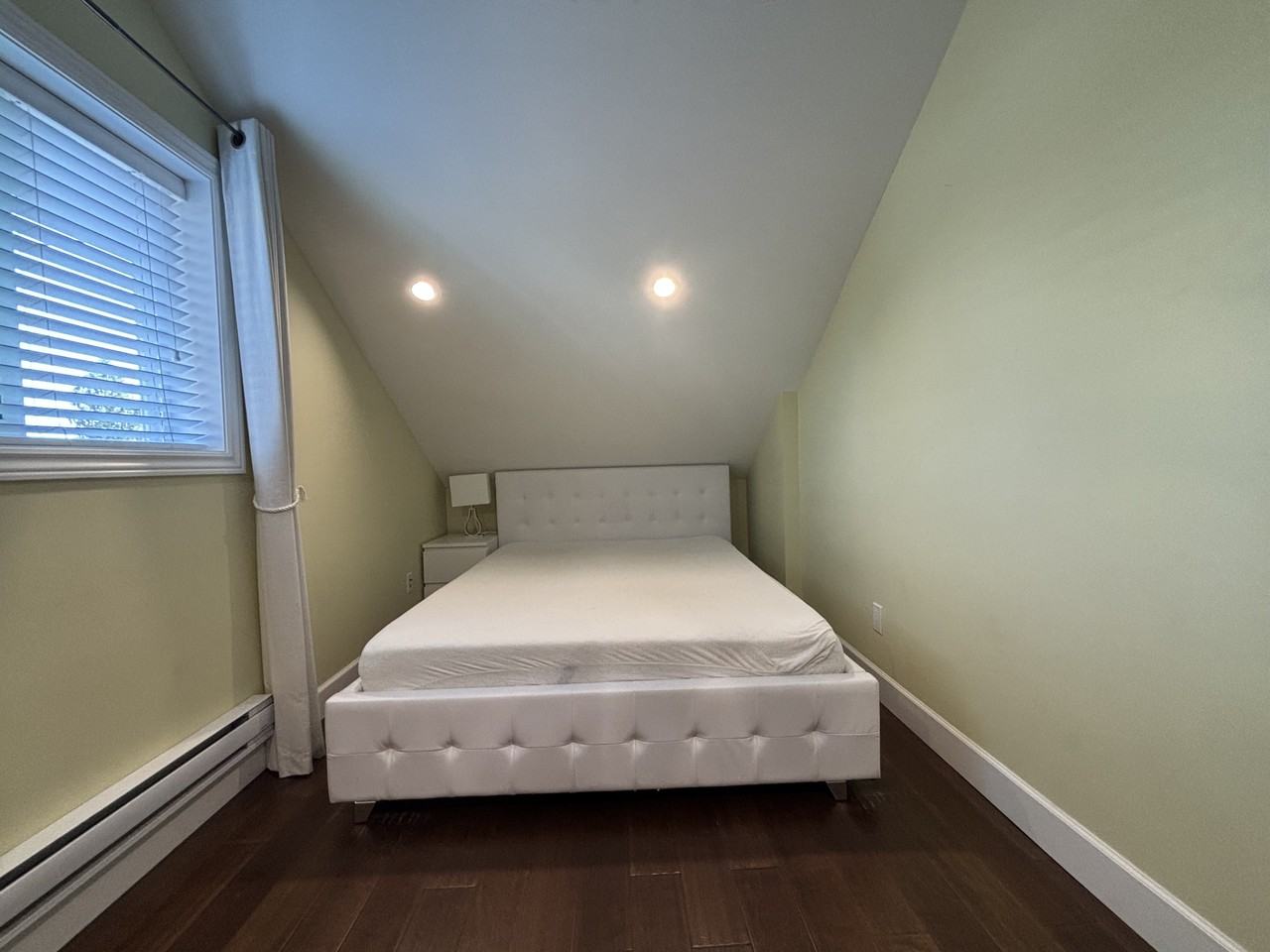 2678 King Edward Ave W #2682 - Photo 6 of 12