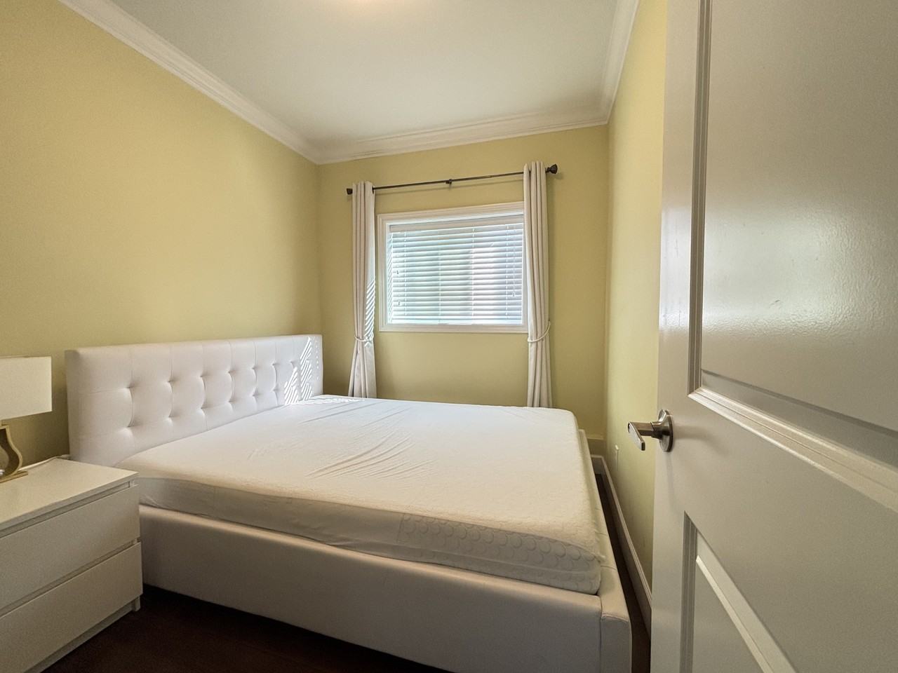 2678 King Edward Ave W #2682 - Photo 7 of 12