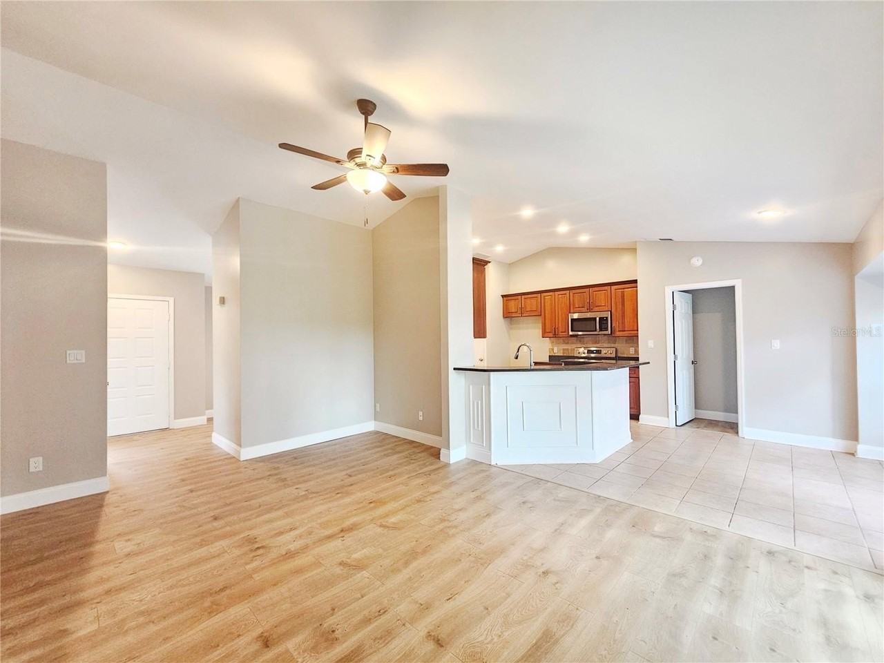 8935 Esguerra Ln - Photo 3 of 24