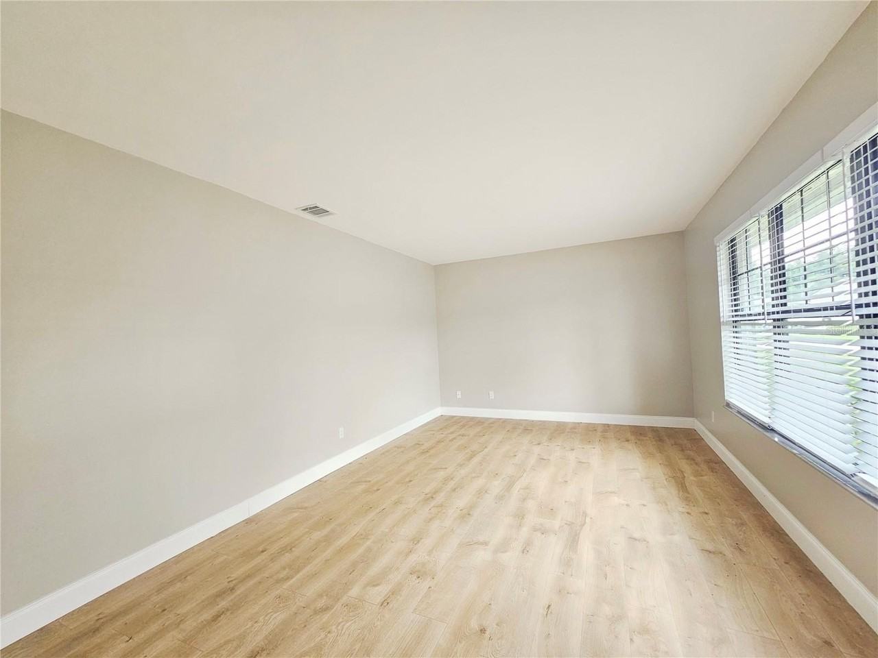 8935 Esguerra Ln - Photo 7 of 24