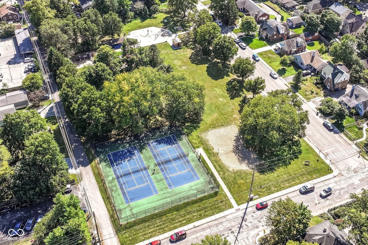 6038 N College Ave - Photo 3 of 35