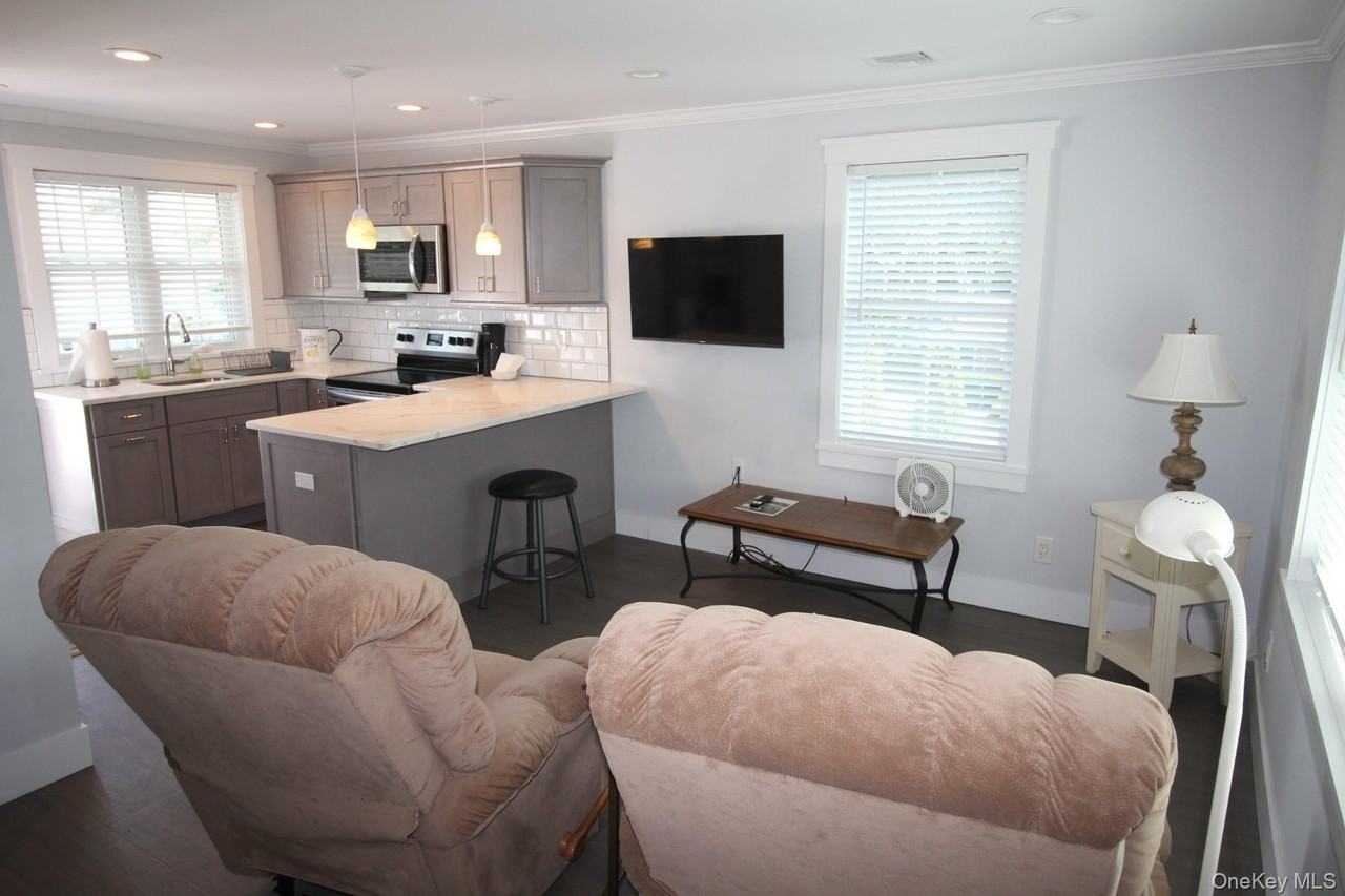 47A Lynn Ave - Photo 3 of 7