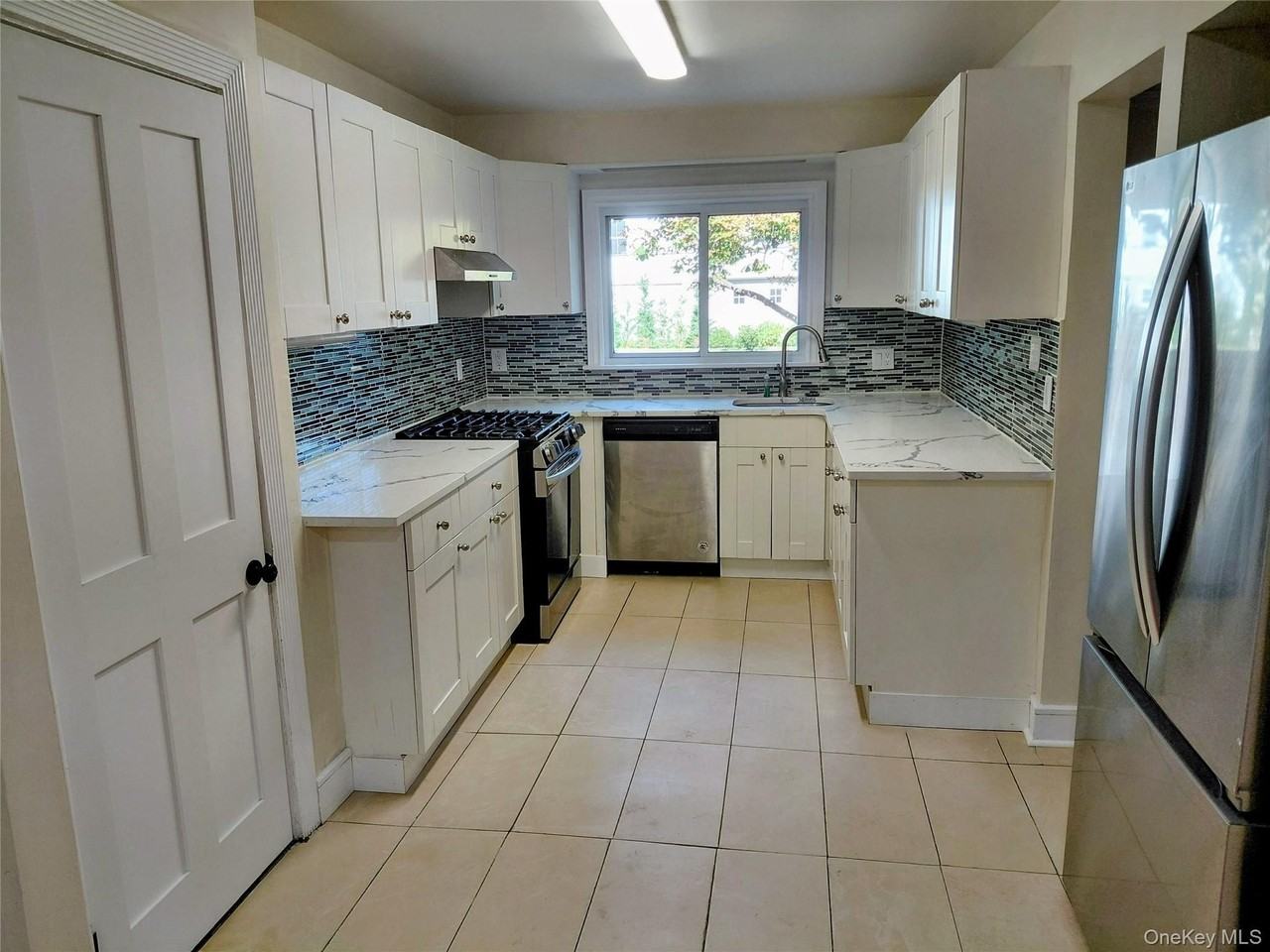 115 Wappanocca Ave - Photo 3 of 16