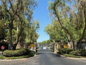 27 Highfield Gln - Photo 1 of 1