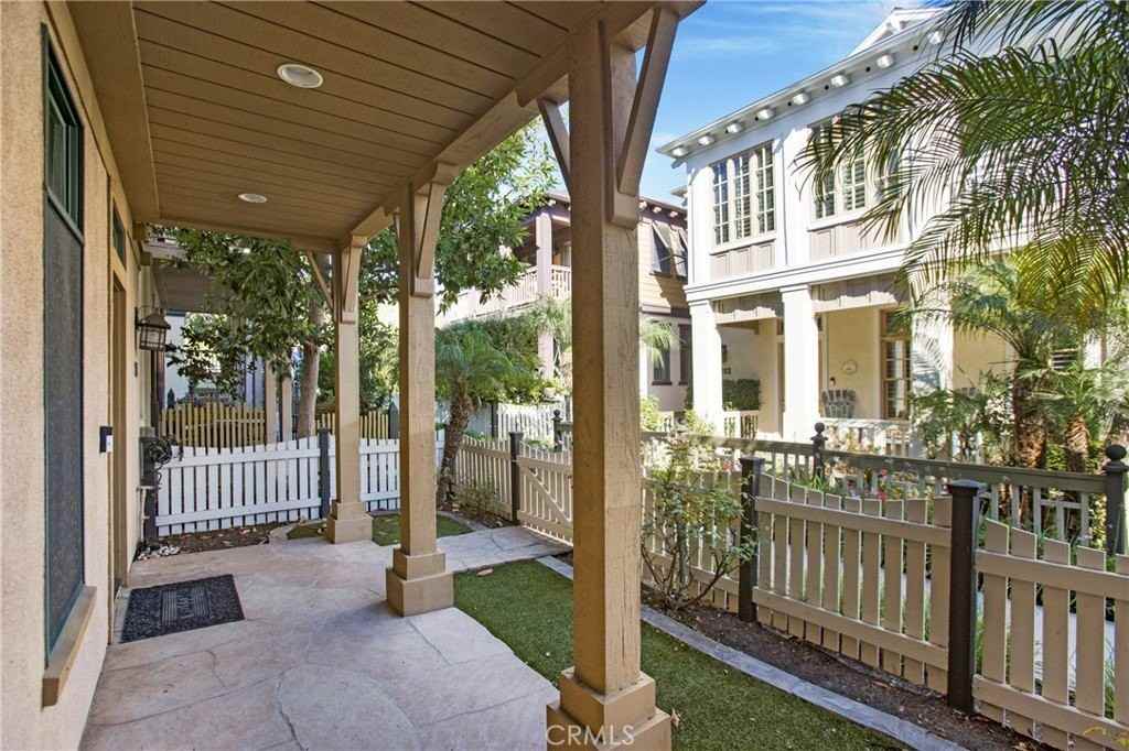 2682 Bungalow Pl - Photo 5 of 42