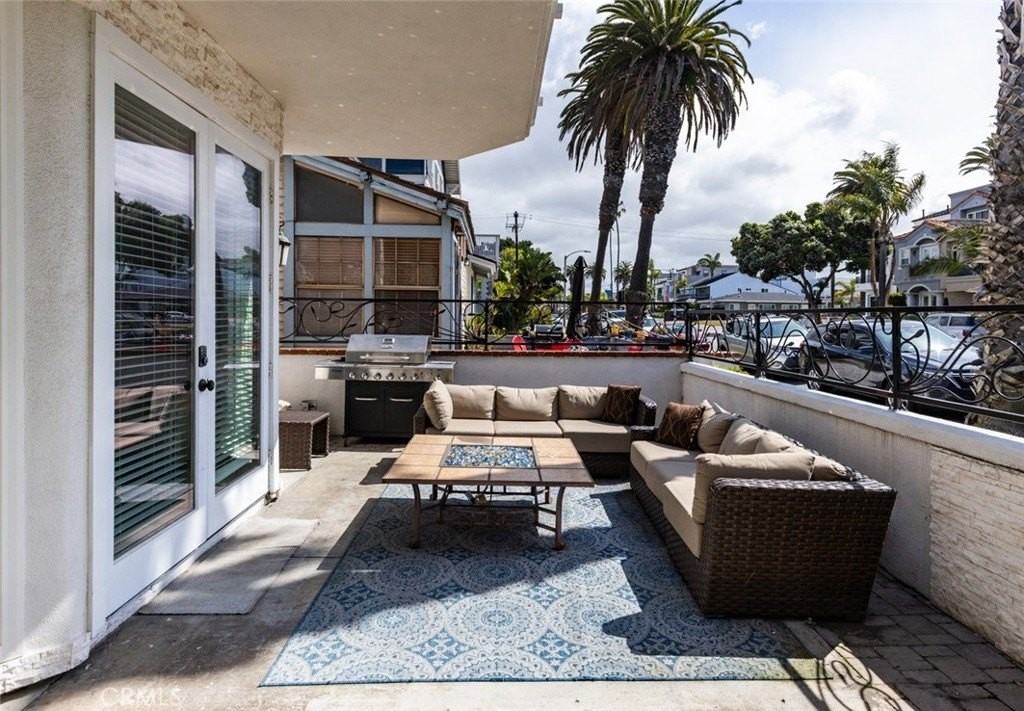 415 8th St - Photo 2 of 28