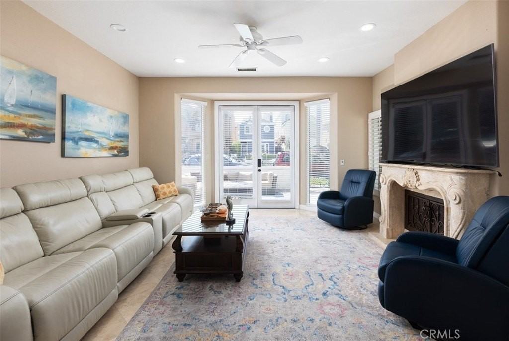 415 8th St - Photo 6 of 28