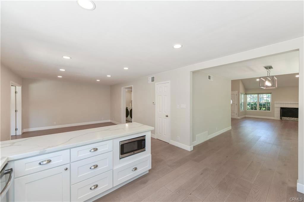 132 E Yale Loop #19 - Photo 2 of 8