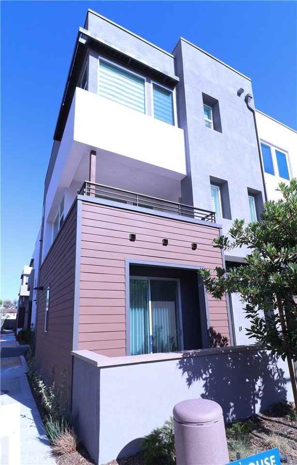 681 S Lyon St - Photo 2 of 23