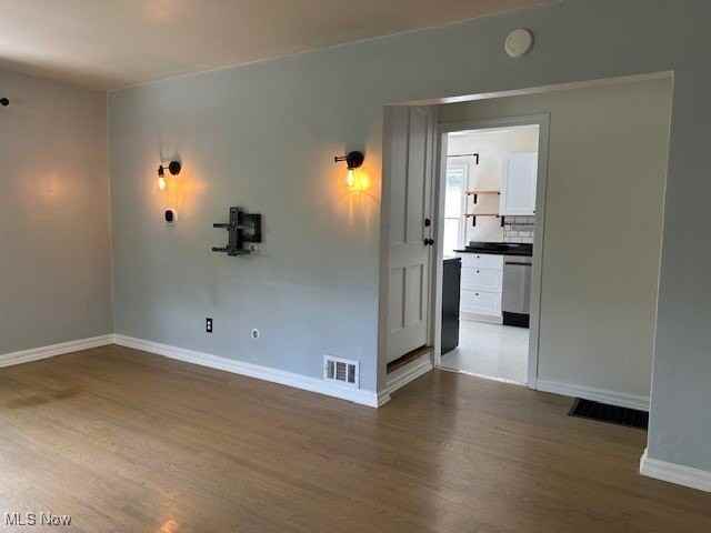 1496 Garman Rd - Photo 4 of 23