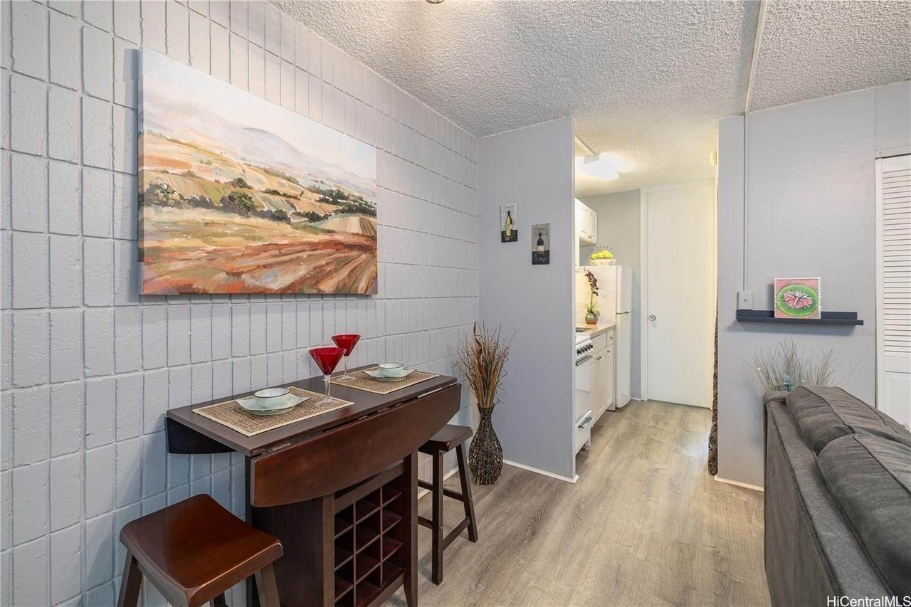 1911 Kalakaua Ave #406 - Photo 4 of 18