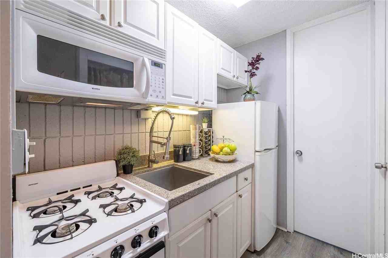 1911 Kalakaua Ave #406 - Photo 7 of 18