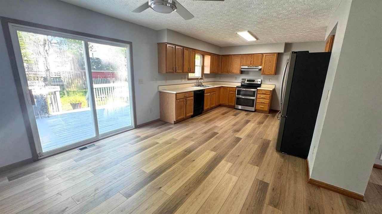 4348 Shady Meadows Dr - Photo 4 of 18