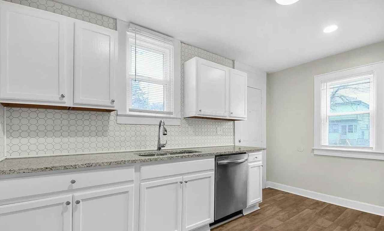 1701 Kent St - Photo 3 of 15