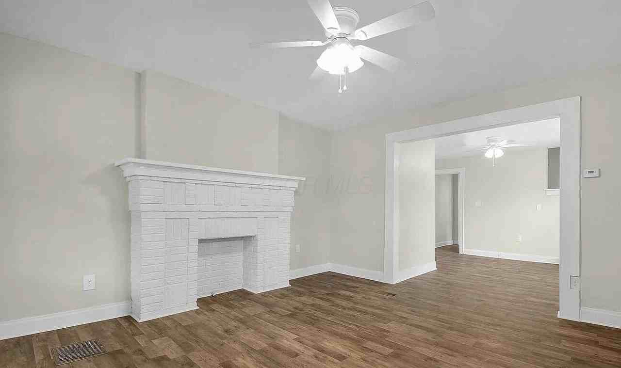 1701 Kent St - Photo 5 of 15