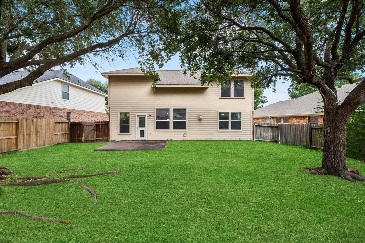 16127 Spur Canyon Ct - Photo 2 of 33