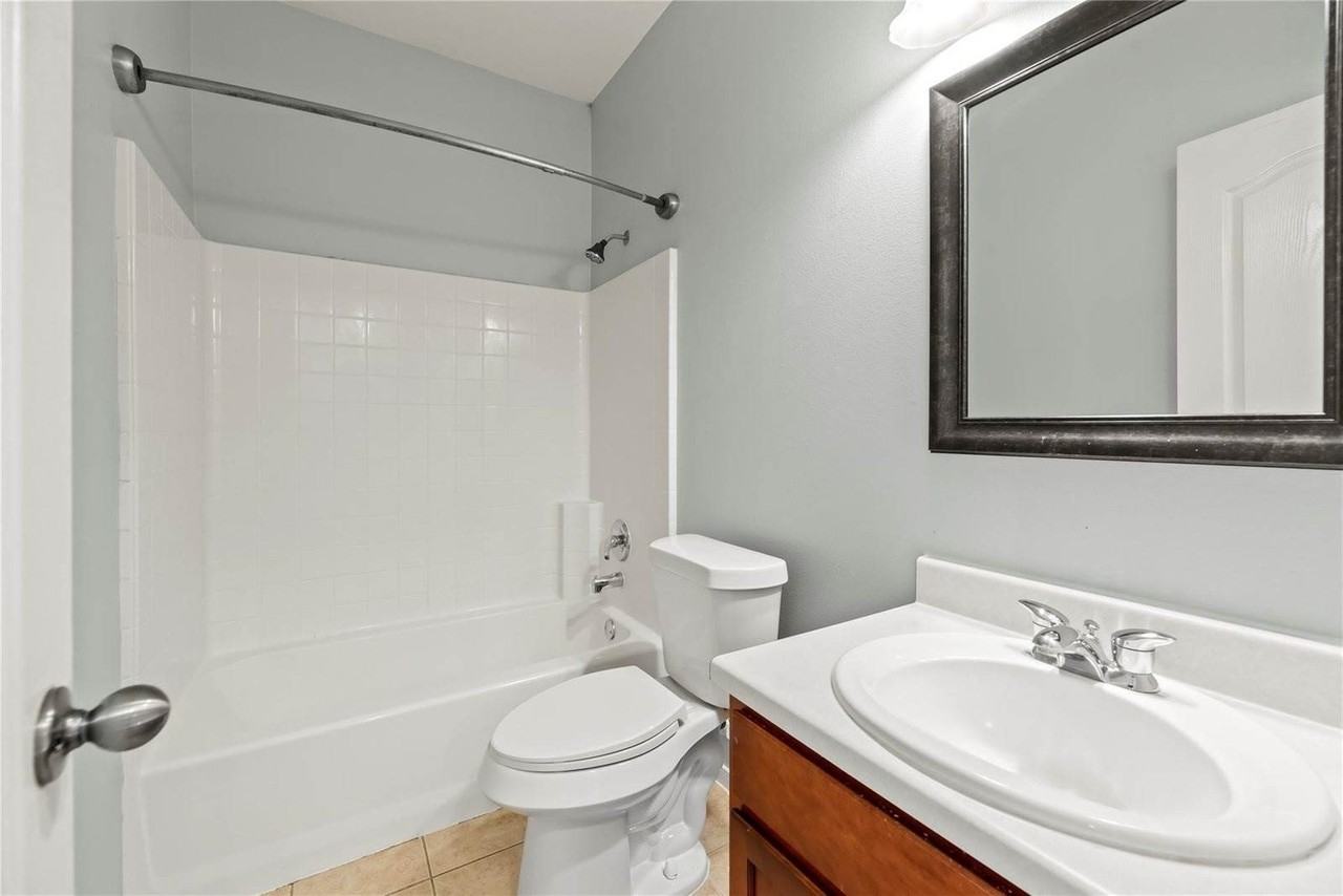 16127 Spur Canyon Ct - Photo 6 of 33