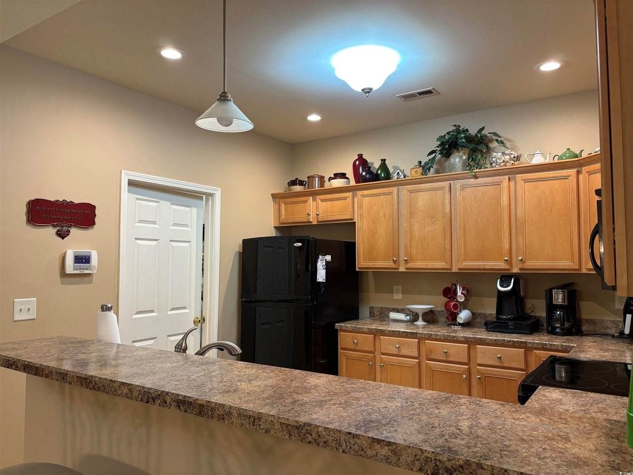 991 Wrigley Dr - Photo 5 of 16