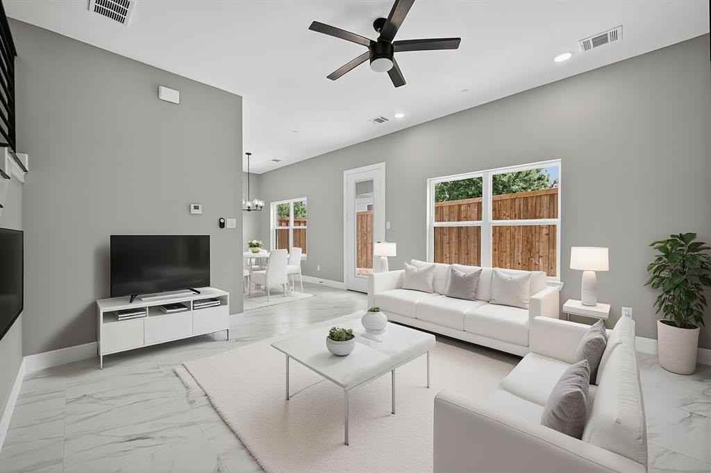 2362 Usmen Dr - Photo 2 of 33