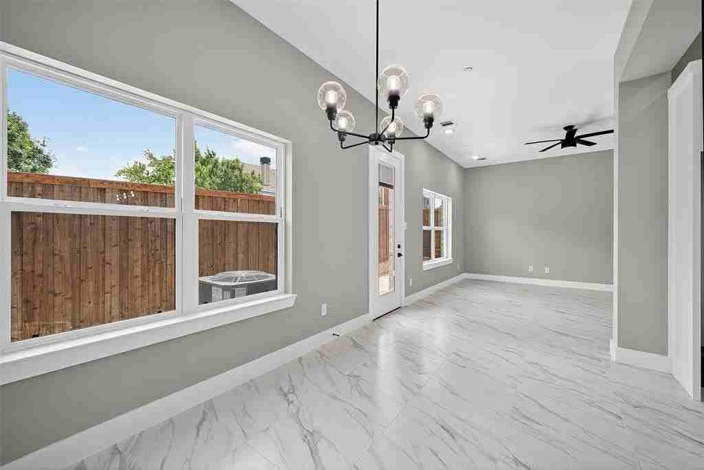 2362 Usmen Dr - Photo 4 of 33