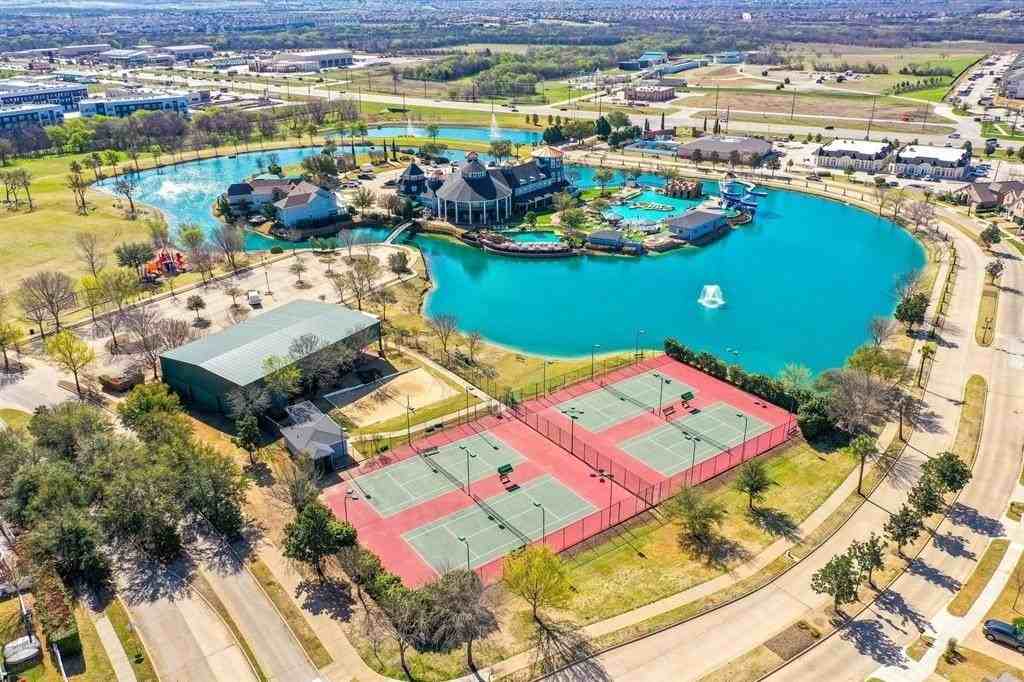 1025 Marietta Ln - Photo 3 of 30