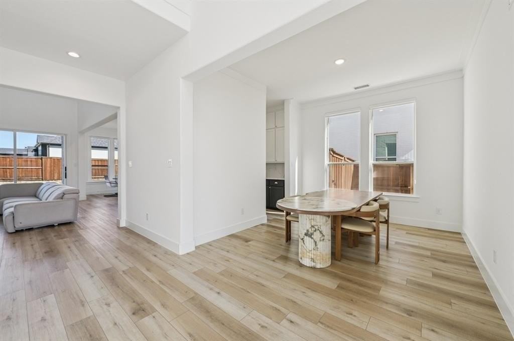 580 Falling Leaves Drive - Photo 3 of 28