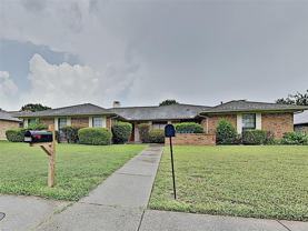 4724 Berridge Ln #B - Photo 1 of 1