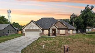1702 Kings Ln - Photo 1 of 1