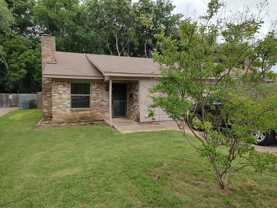 902 Meadowbrook Dr #A - Photo 1 of 1