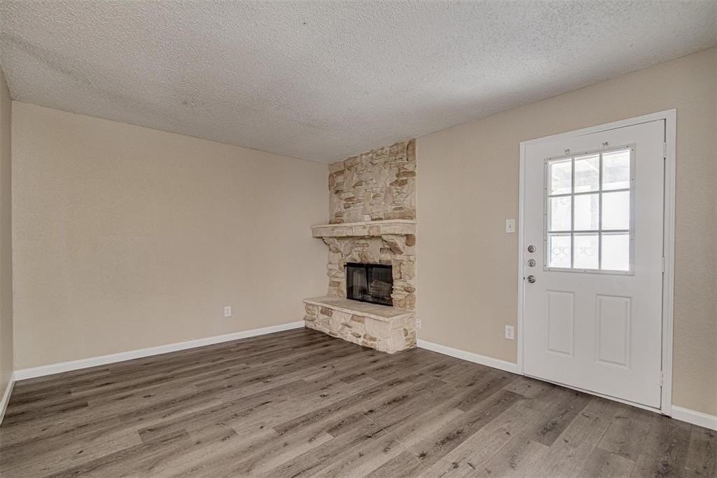 836 Northwest Summercrest Boulevard #B - Photo 5 of 21